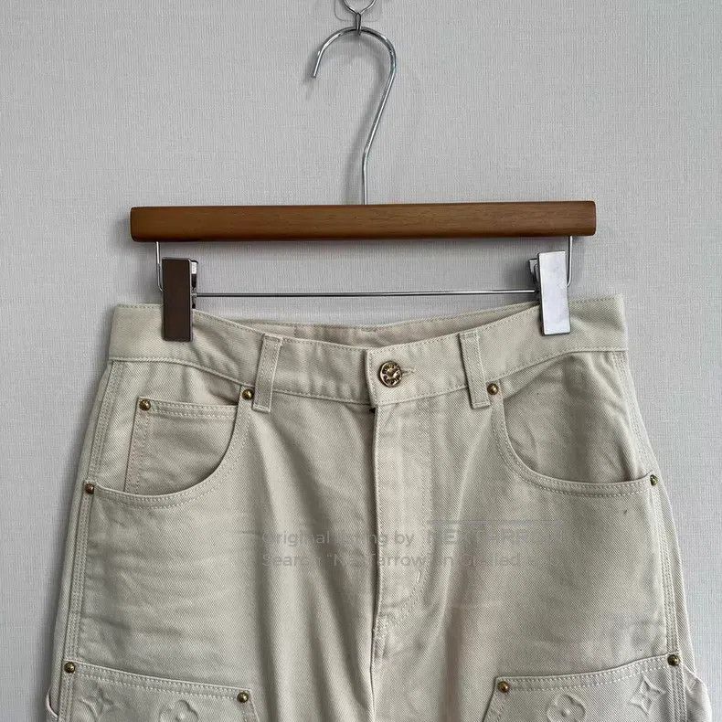 Louis Vuitton Louis Vuitton Beige embossed full-print logo jeans Size US 29 - 2 Thumbnail