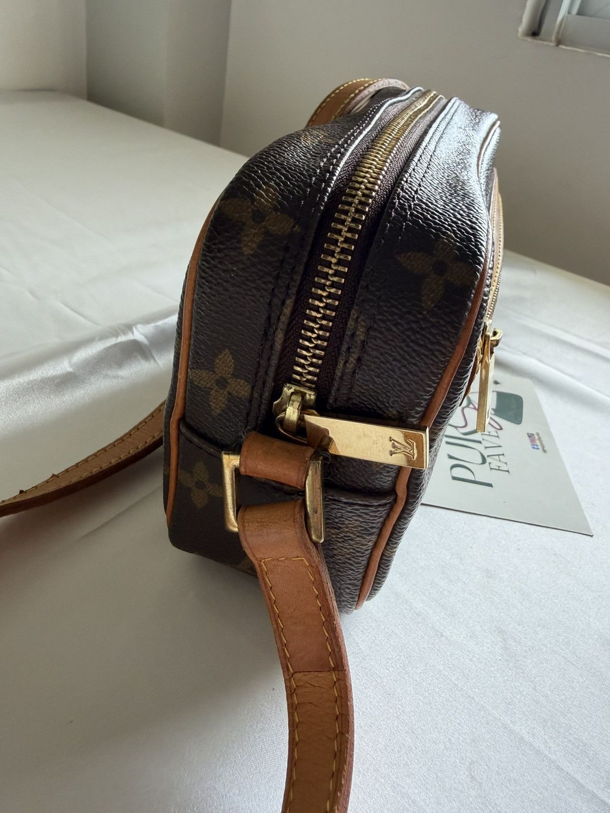 Louis Vuitton Authentic LOUIS VUITTON Cité PM Brown Monogram Shoulder Bag Size ONE SIZE - 16 Thumbnail