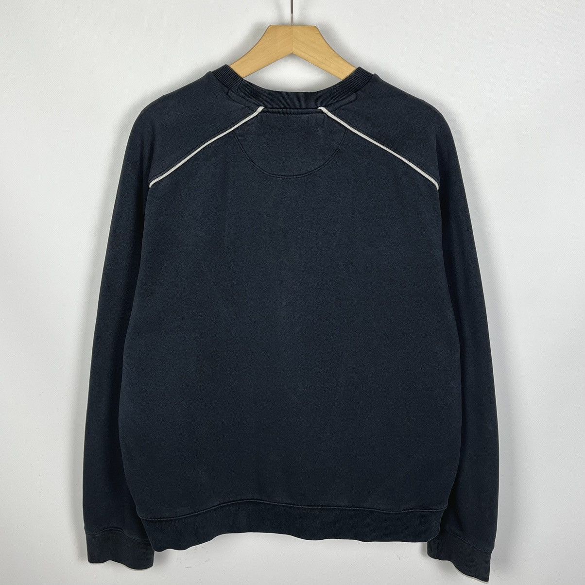 Nike Vintage Nike Big Swoosh Faded Blue Sweatshirt 2000’s Size US L / EU 52-54 / 3 - 14 Thumbnail