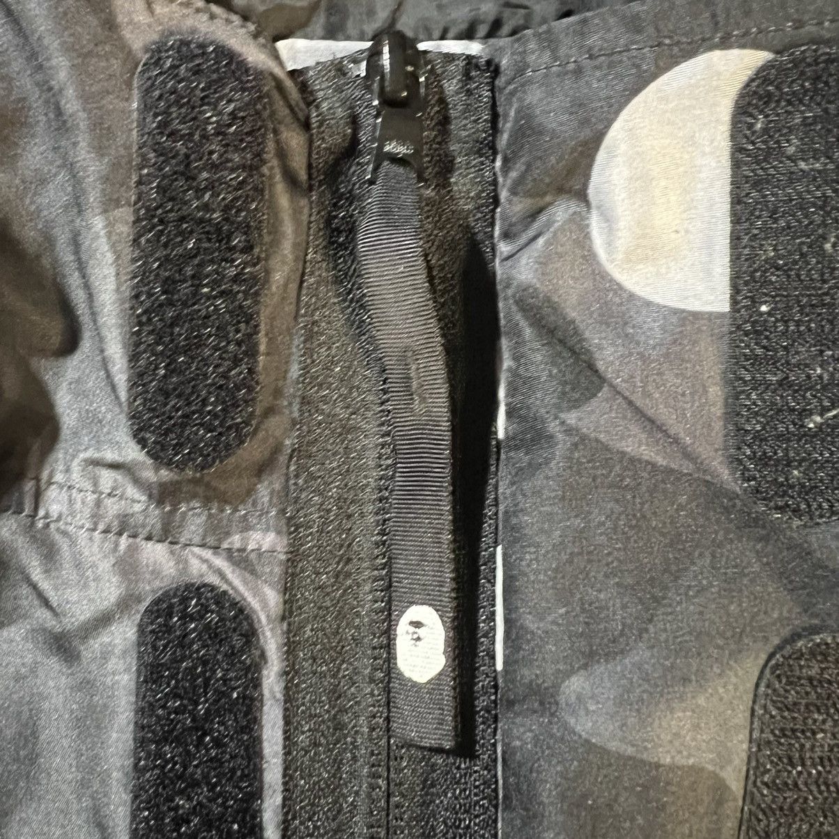 Bape BAPE FW19 Black Gradation Camo Shark Mask Windbreaker Jacket Size US L / EU 52-54 / 3 - 12 Thumbnail