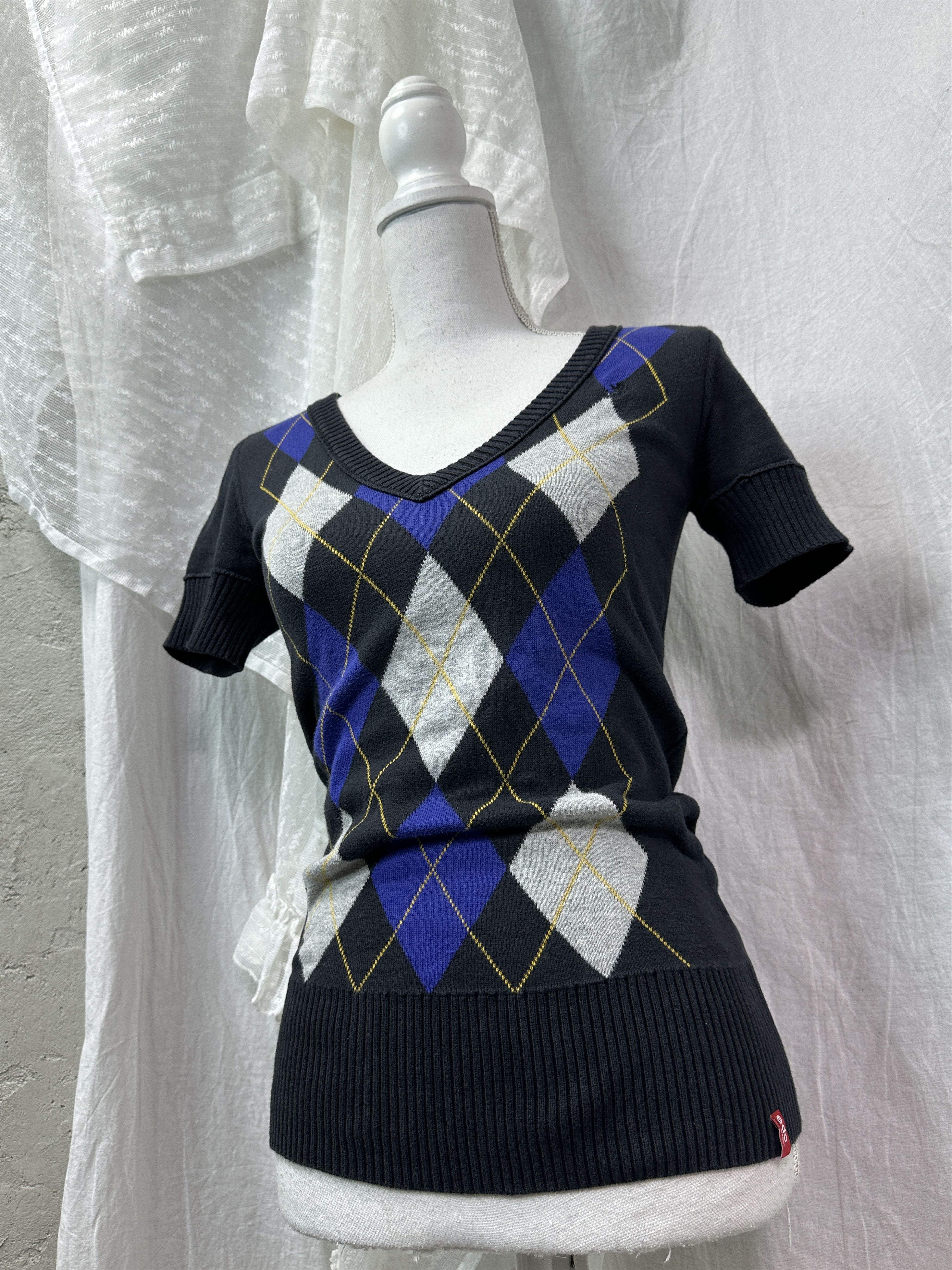 Vintage Vintage Argyle Fitted Print School Girl Swater 00s Size XS / US 0-2 / IT 36-38 - 1 Thumbnail