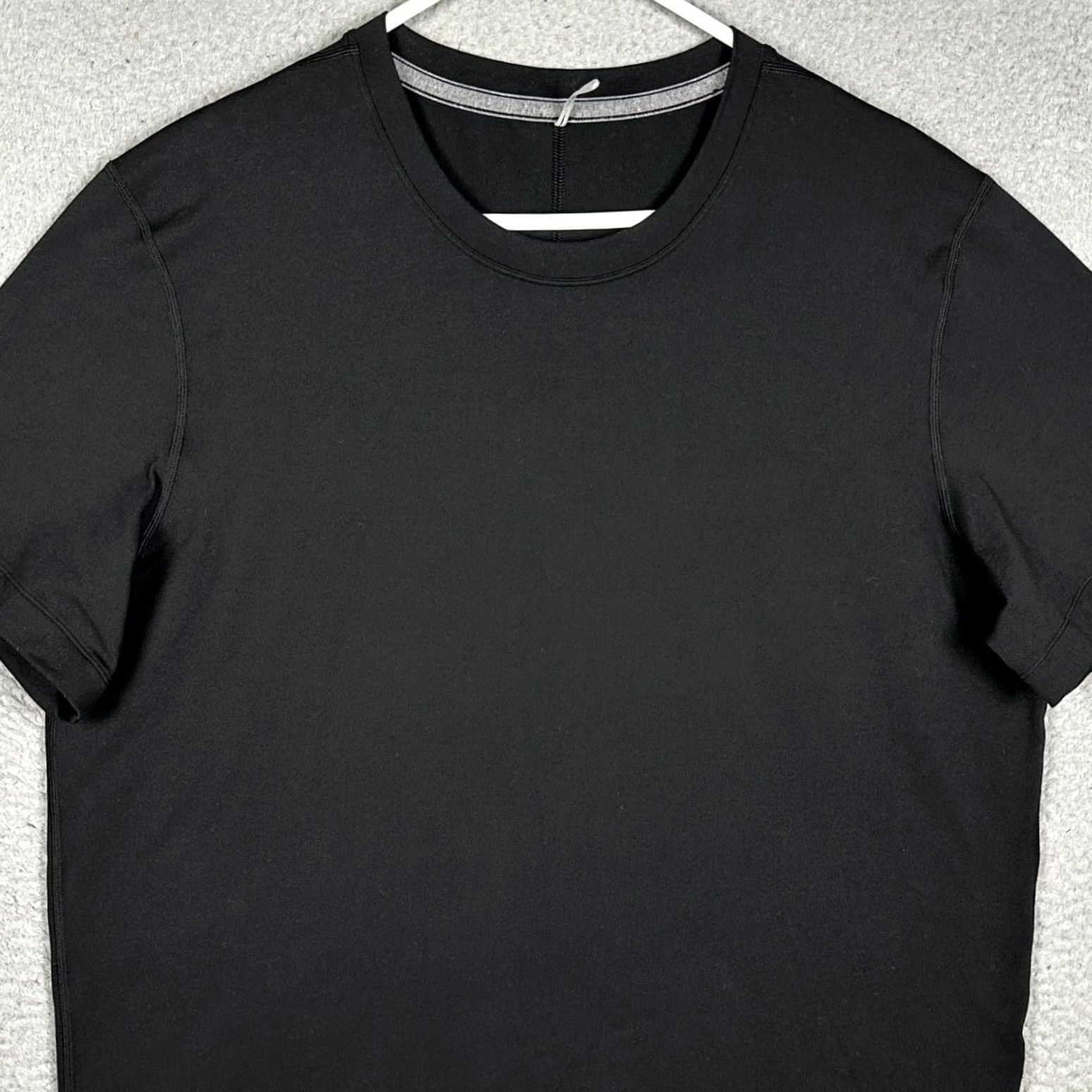 Lululemon Lululemon T-Shirt Women 1X Black Short Sleeve Training Tee Gym Workout EUC Size XL / US 12-14 / IT 48-50 - 2 Thumbnail