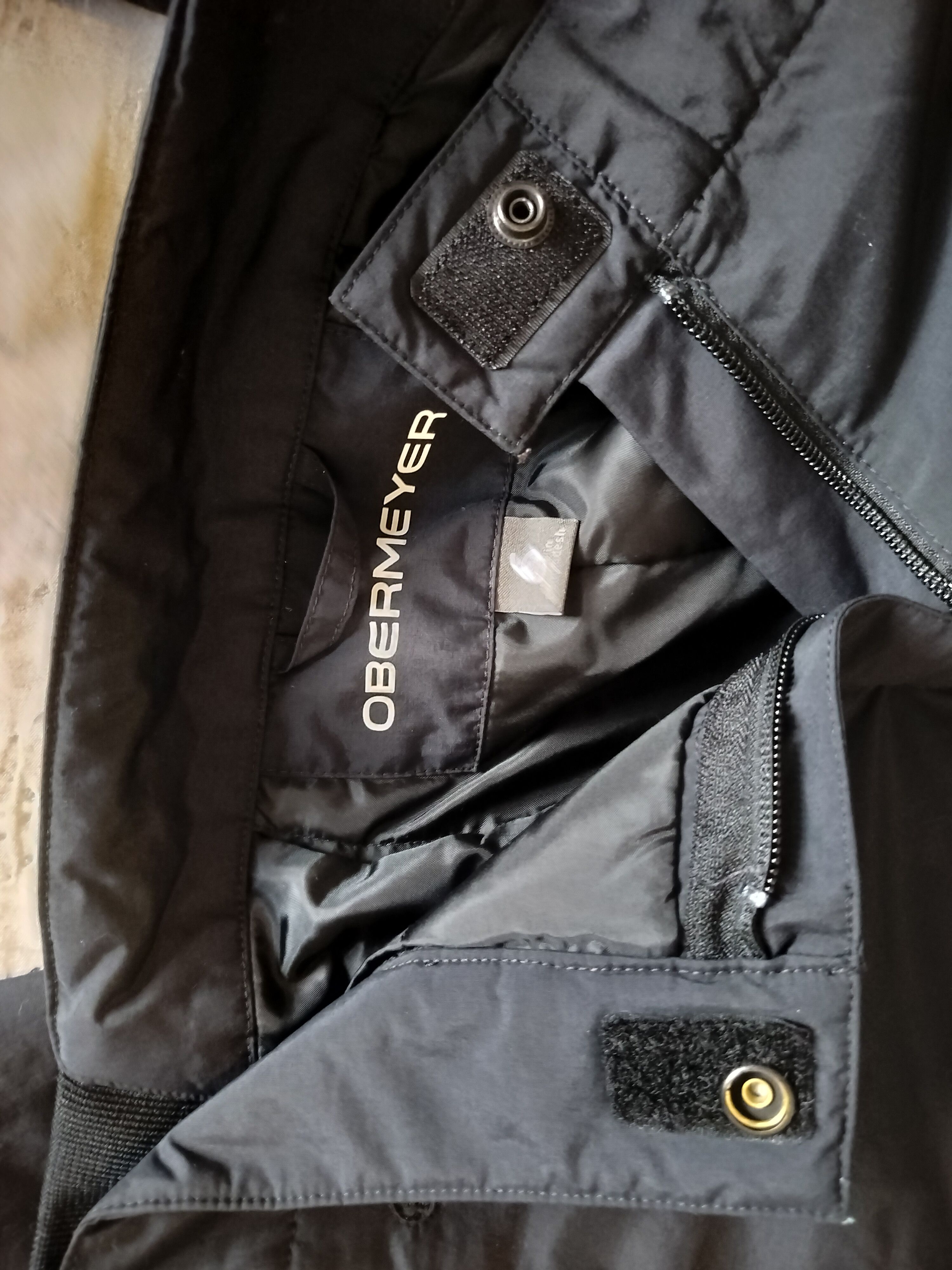Obermeyer Black ski pants by Obermeyer, insulated, stretchy waist Size 28" / US 6 / IT 42 - 4 Thumbnail