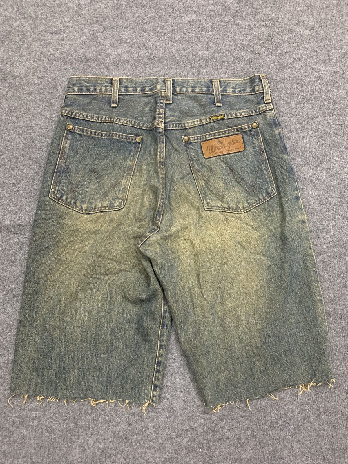 Wrangler VINTAGE WRANGLER SELVEDGE SHORT PANTS. Size US 31 - 1 Thumbnail