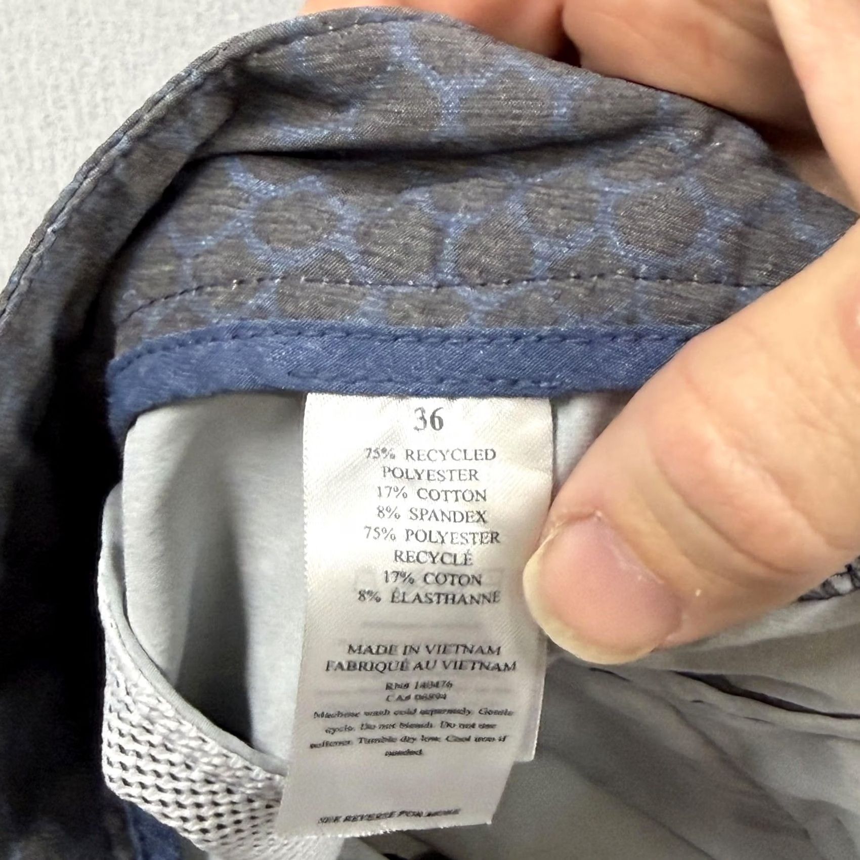 Vintage Faherty Brand Men's Chino Shorts 36 Gray All Day Geo Print 9 Inseam Stretch, Flat Front, Pockets, Drawstring, Zip, Logo, Casual, Summer, Mens Size US 36 / EU 52 - 4 Thumbnail