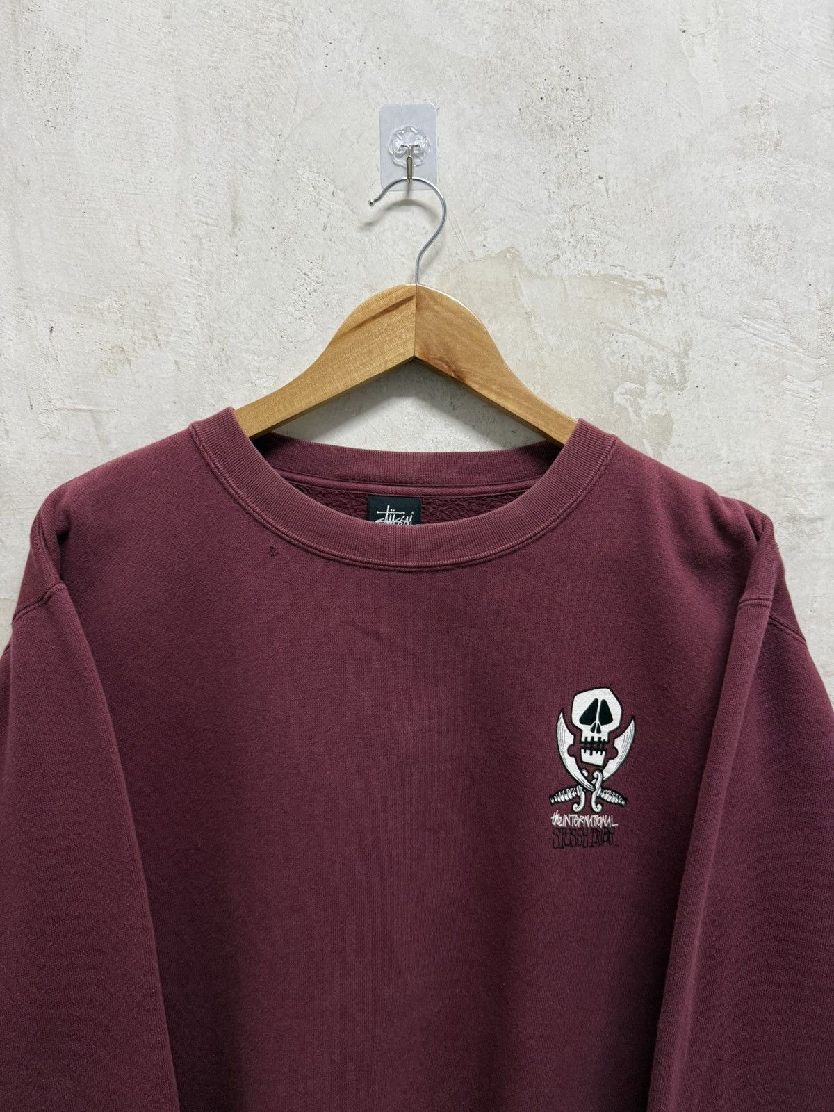 Stussy 2000s Stussy Tribe Skull Sweatshirt Size US L / EU 52-54 / 3 - 4 Thumbnail