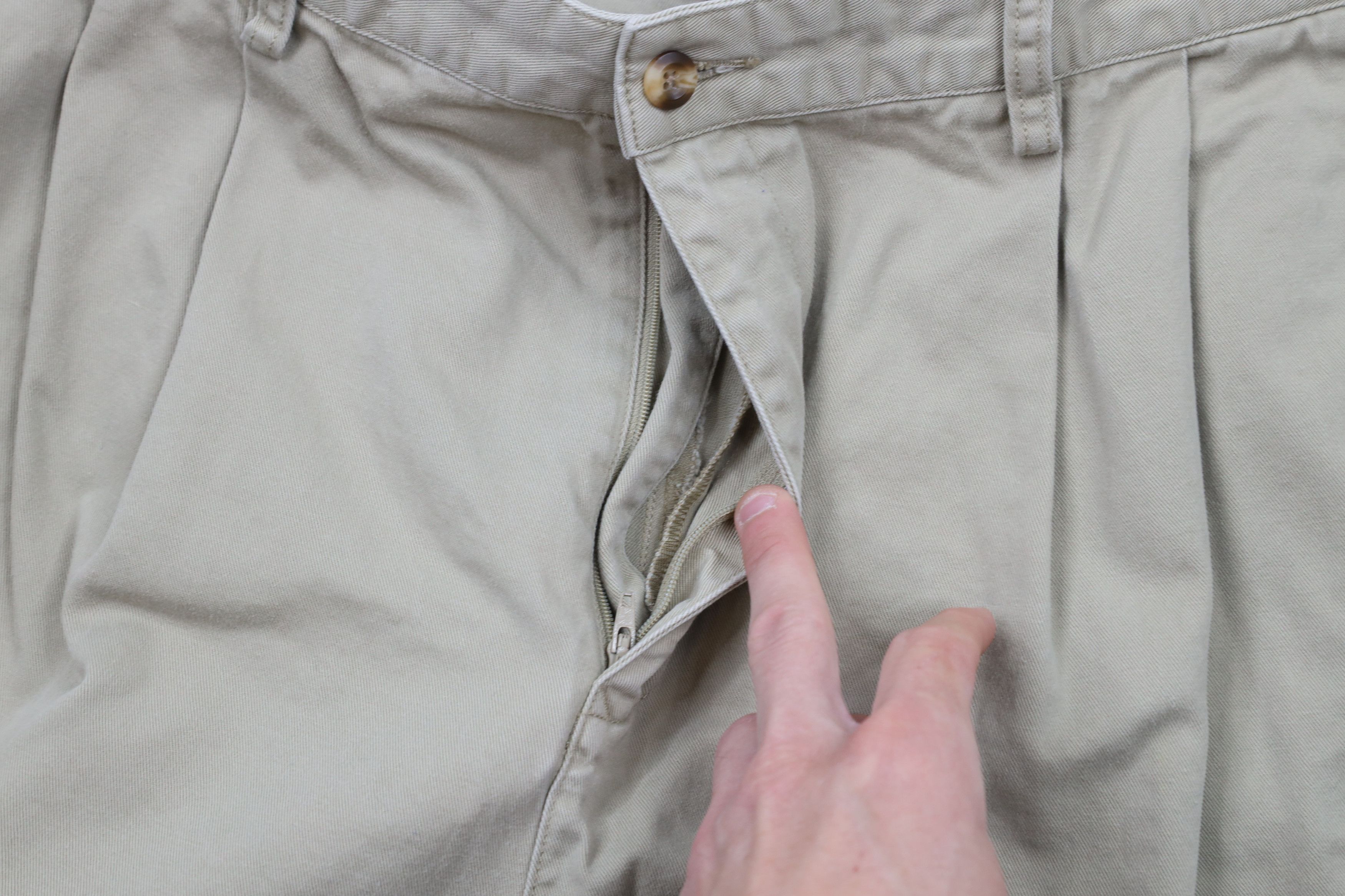 Tommy Hilfiger × Vintage Vintage 90s Tommy Hilfiger Above Knee Chino Shorts Beige Size US 38 / EU 54 - 5 Thumbnail