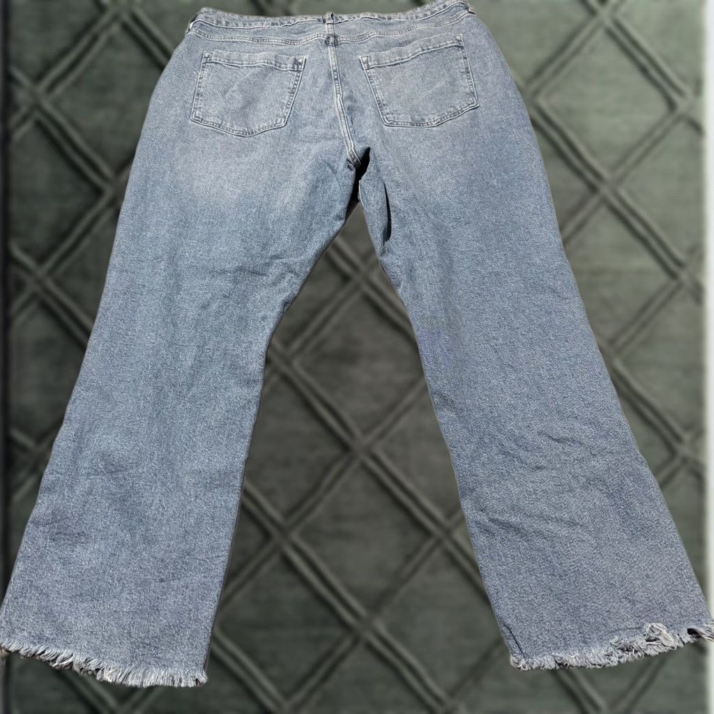 Forever 21 Forever 21 Ex-Boyfriend Jeans Women's Blue Denim Distressed Frayed Zip Fly 18 Jeans Womens Boys Girls Mens Size 40" / US 18 - 1 Thumbnail
