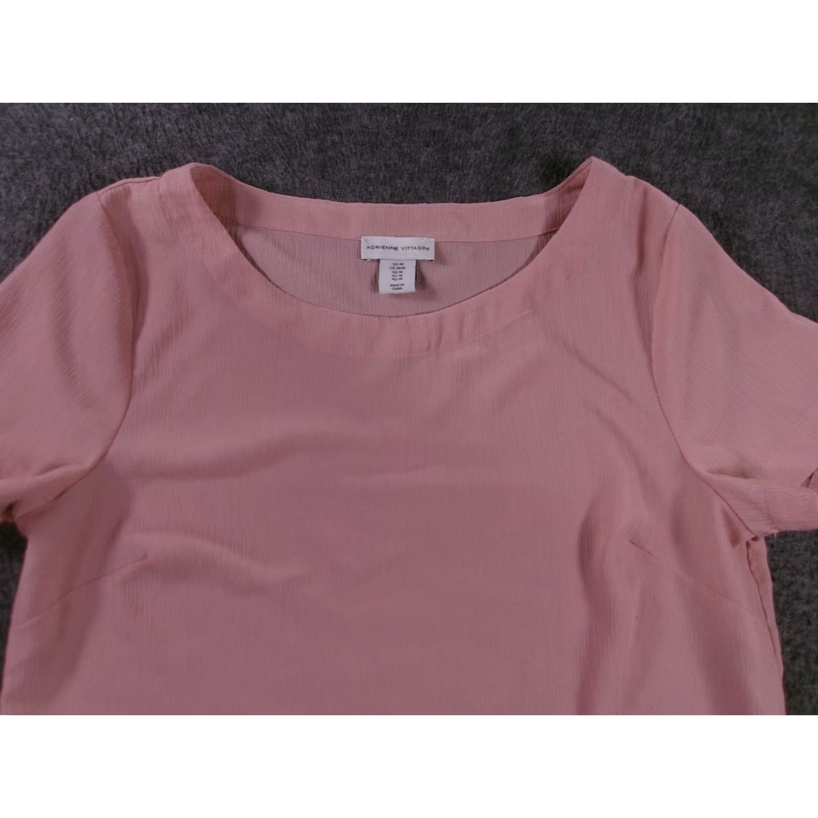 Vintage Adrienne Vittadini Top Pink Womens M Short Sleeve Scoop Neck Textured Blouse Size M / US 6-8 / IT 42-44 - 2 Thumbnail