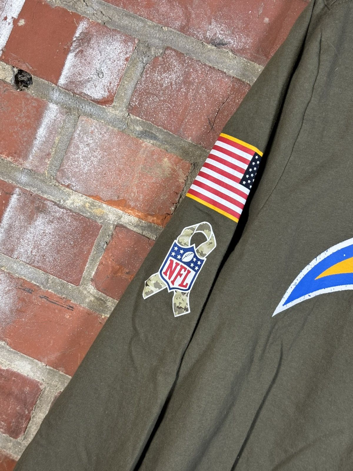 Nike Los Angeles Chargers Nike Salute to Service Long Sleeve L Size US L / EU 52-54 / 3 - 5 Thumbnail
