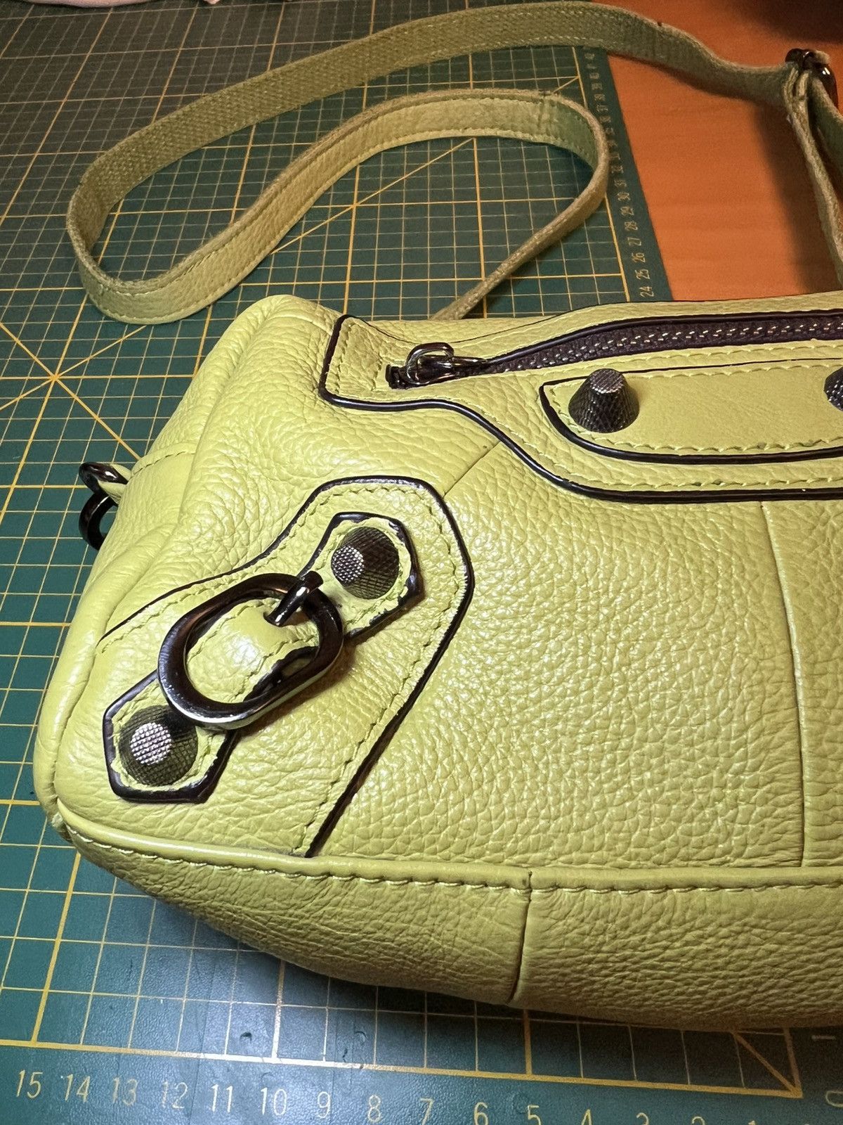 Leather Vintage SO.GA leather “city bag” stud crossbody bag Size ONE SIZE - 9 Thumbnail