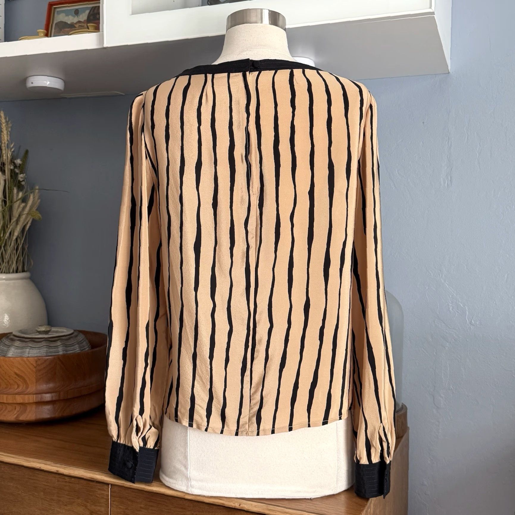 Vintage VINTAGE DAVID HAYES 3pc Silk Blouse Blazer Skirt Suit - Striped - Size M/L - Women - Classic Fit - 80s 90s City Preppy Holiday Party Workwear Size M / US 6-8 / IT 42-44 - 4 Thumbnail