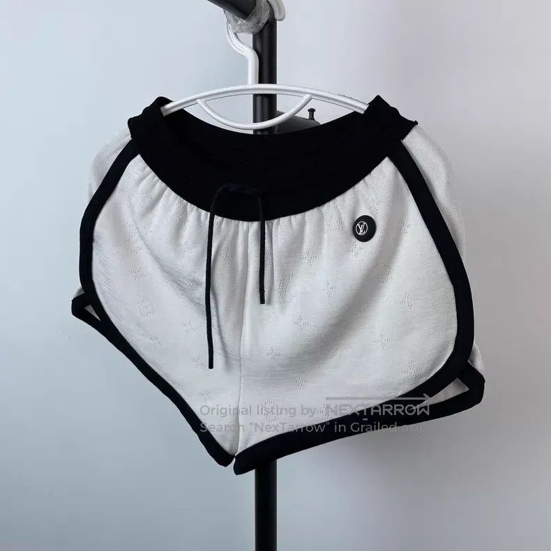 Louis Vuitton Louis Vuitton size xs Panda color matching white presbyopic Size US 28 / EU 44 - 3 Thumbnail