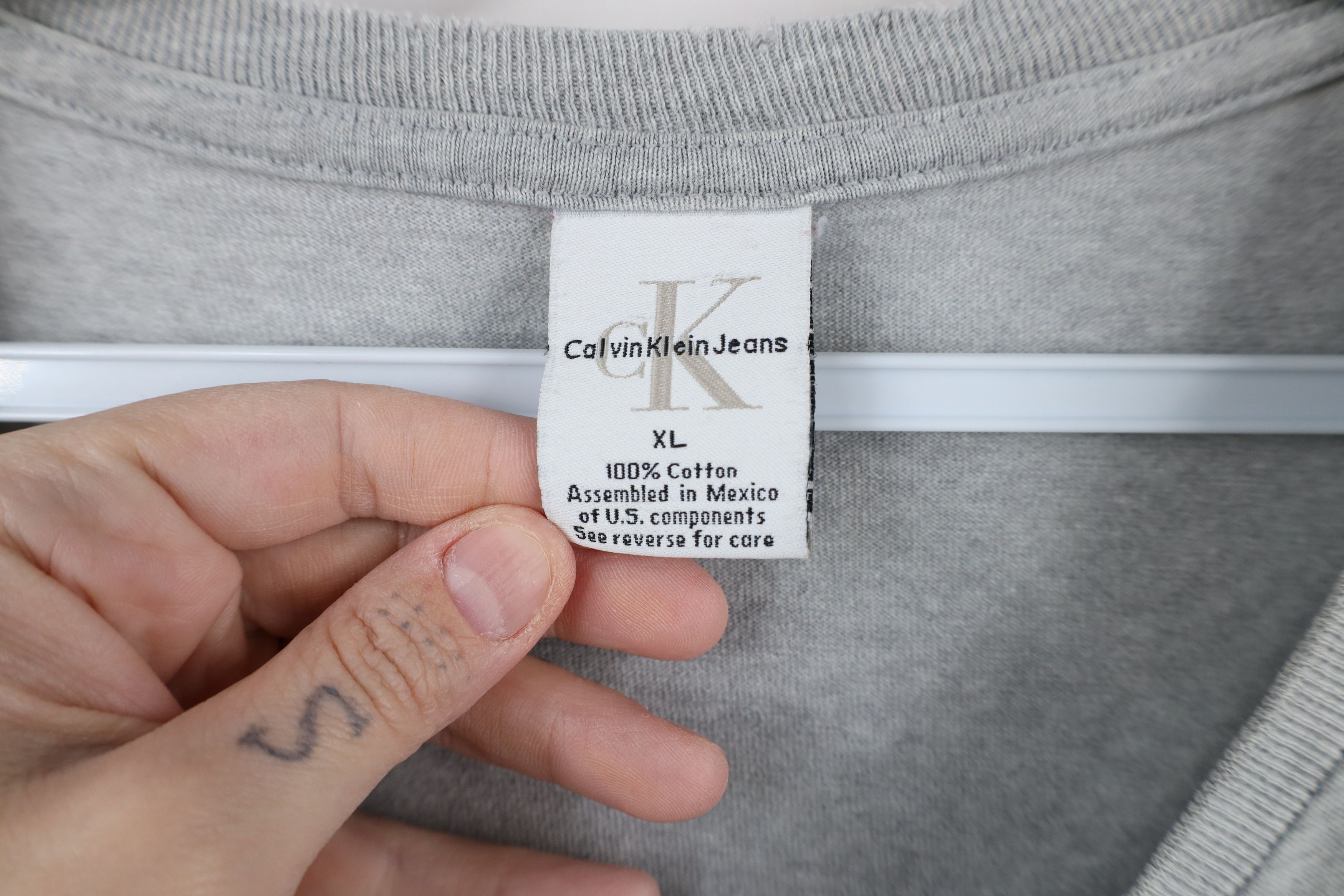 Calvin Klein × Vintage Vintage 90s Calvin Klein Spell Out Center Logo T-Shirt Gray Size US XL / EU 56 / 4 - 10 Thumbnail