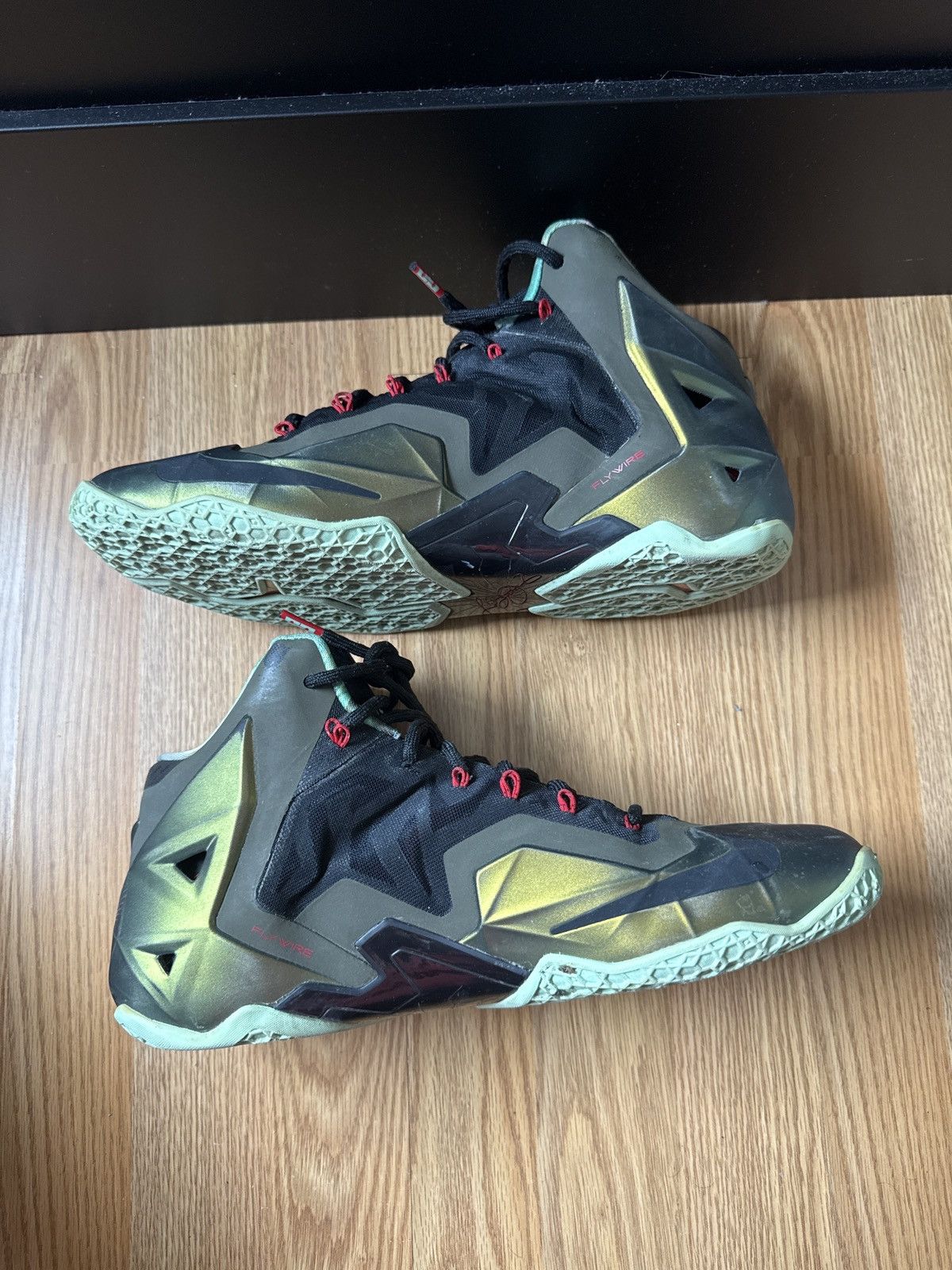 Nike Nike LeBron XI Kings Pride Size US 11.5 / EU 44-45 - 4 Thumbnail