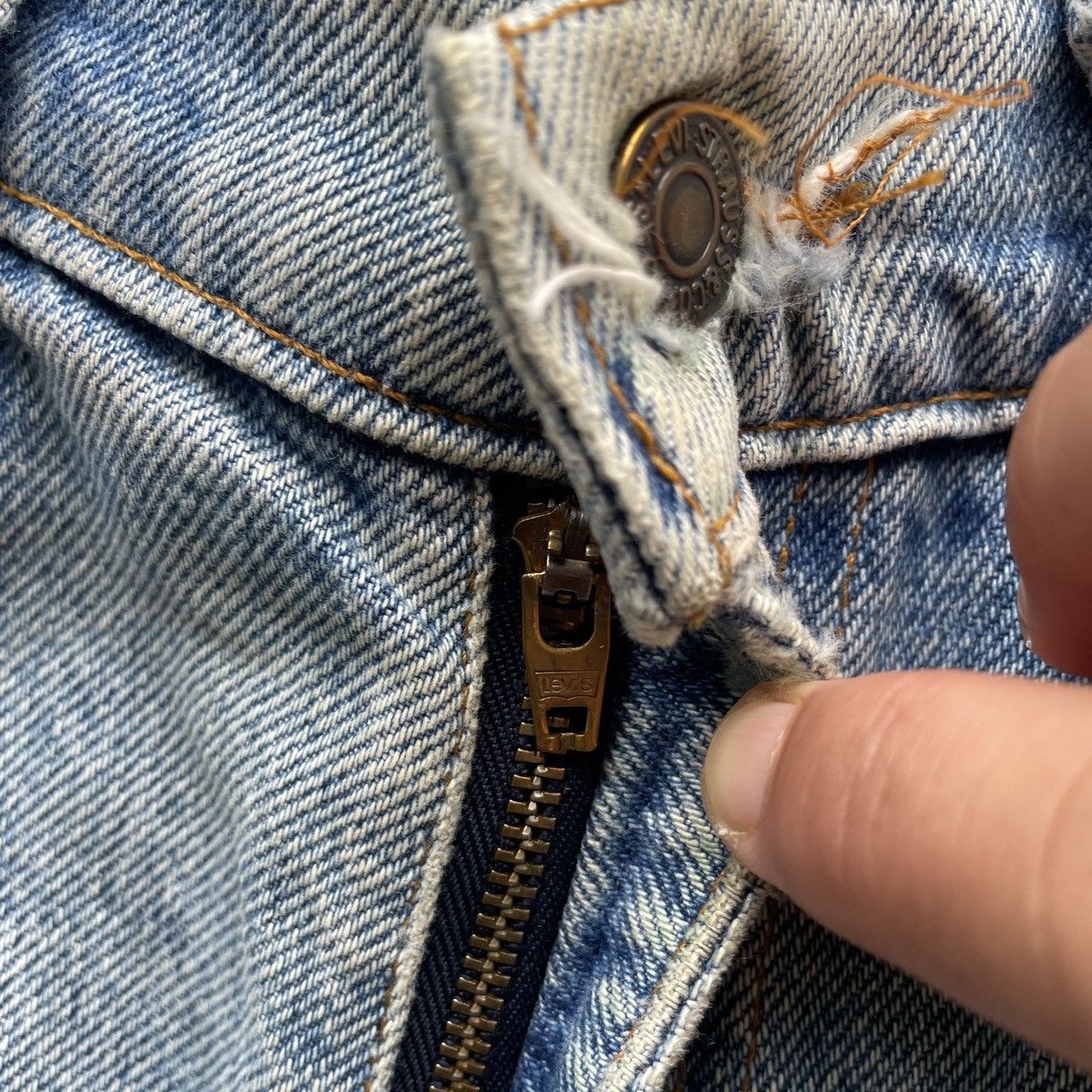 Levi's Vintage Clothing 90s Vintage Levis Rusty Faded Made In USA Jeans Denim Pants Size US 31 - 7 Thumbnail