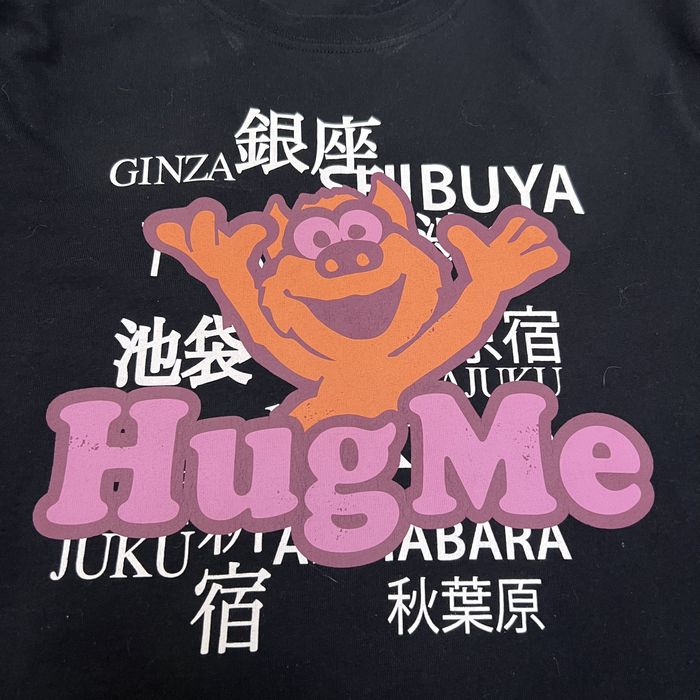 Vetements hug best sale me tee