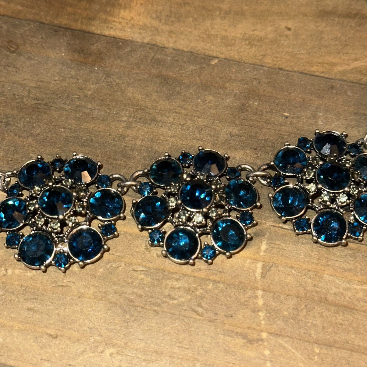 Other Silver tone teal rhinestone flower links statement necklace Size ONE SIZE - 4 Thumbnail