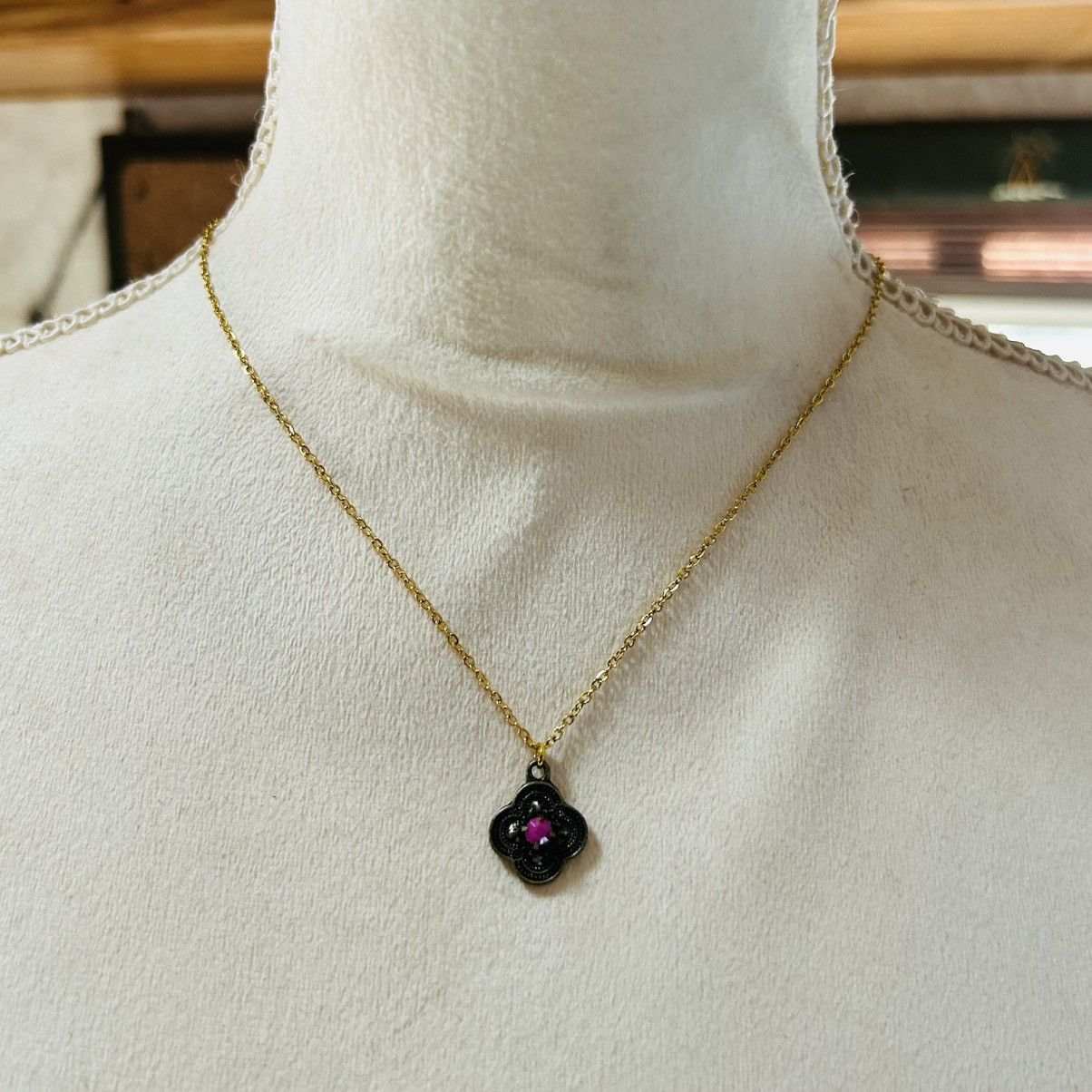 Vintage Vintage ruby tone glass stone pendant on chain necklace Size ONE SIZE - 2 Thumbnail