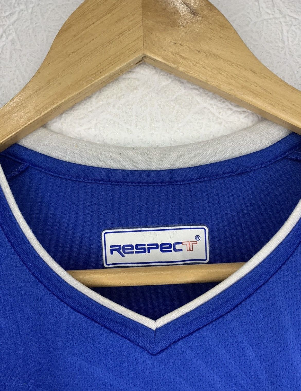 Other CHESTERFIELD RESPECT 2011/2012 HOME KIT SOCCER JERSEY Size US L / EU 52-54 / 3 - 4 Thumbnail