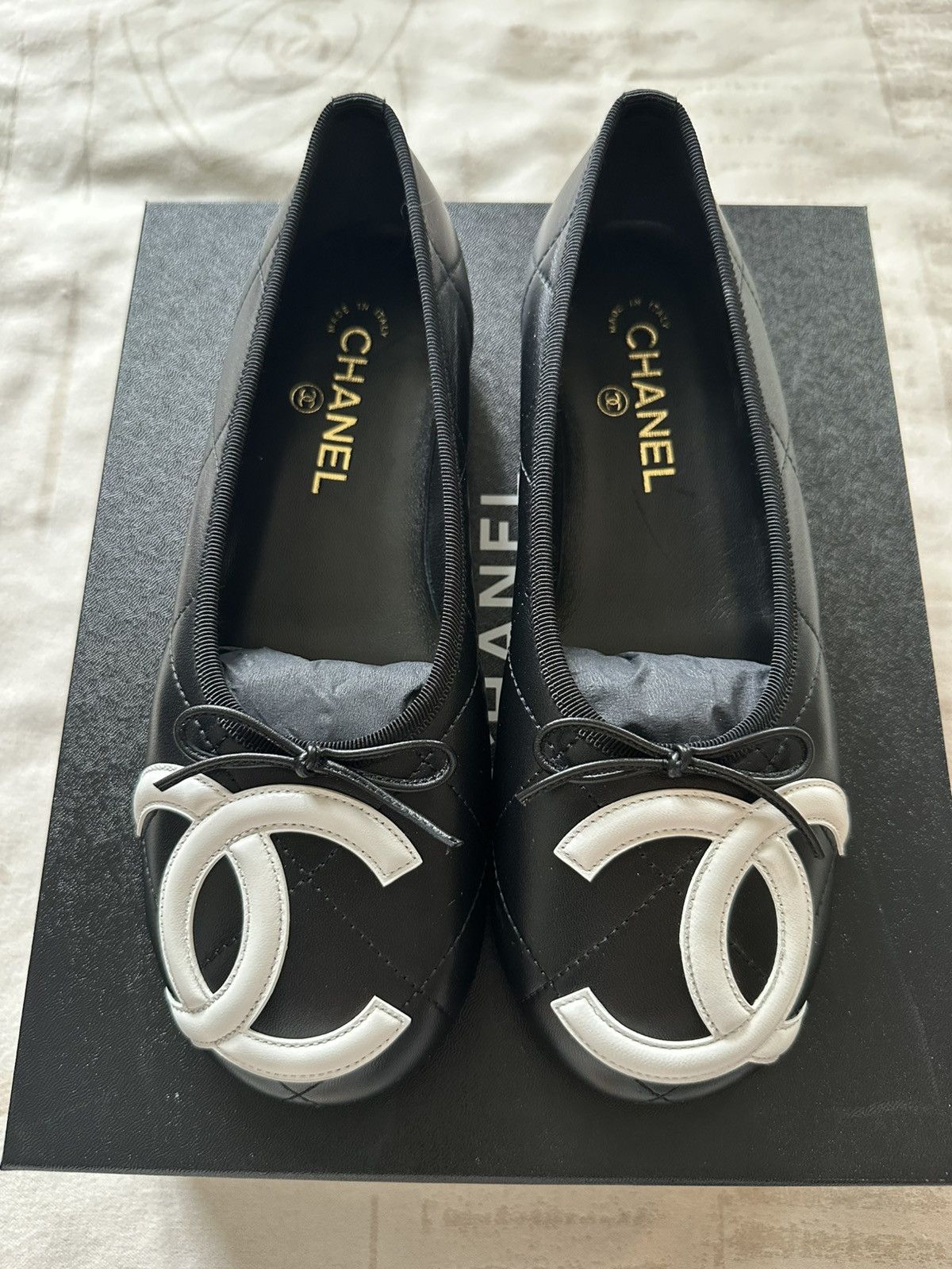 Chanel Chanel 2026M coco beach Cambon flats Black color size 39.5 Size US 9.5 / IT 39.5 - 2 Thumbnail