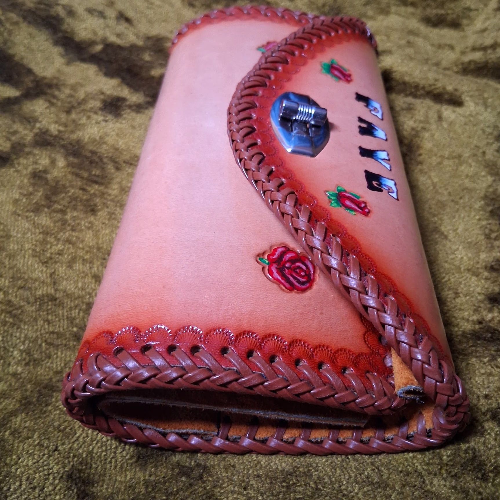 Vintage VINTAGE Tooled Leather Wallet Trifold Checkbook Photos FAYE Red Roses Floral Braided Trim Hippie Style Women Wallet 7.5" Brown Leather Size ONE SIZE - 6 Thumbnail