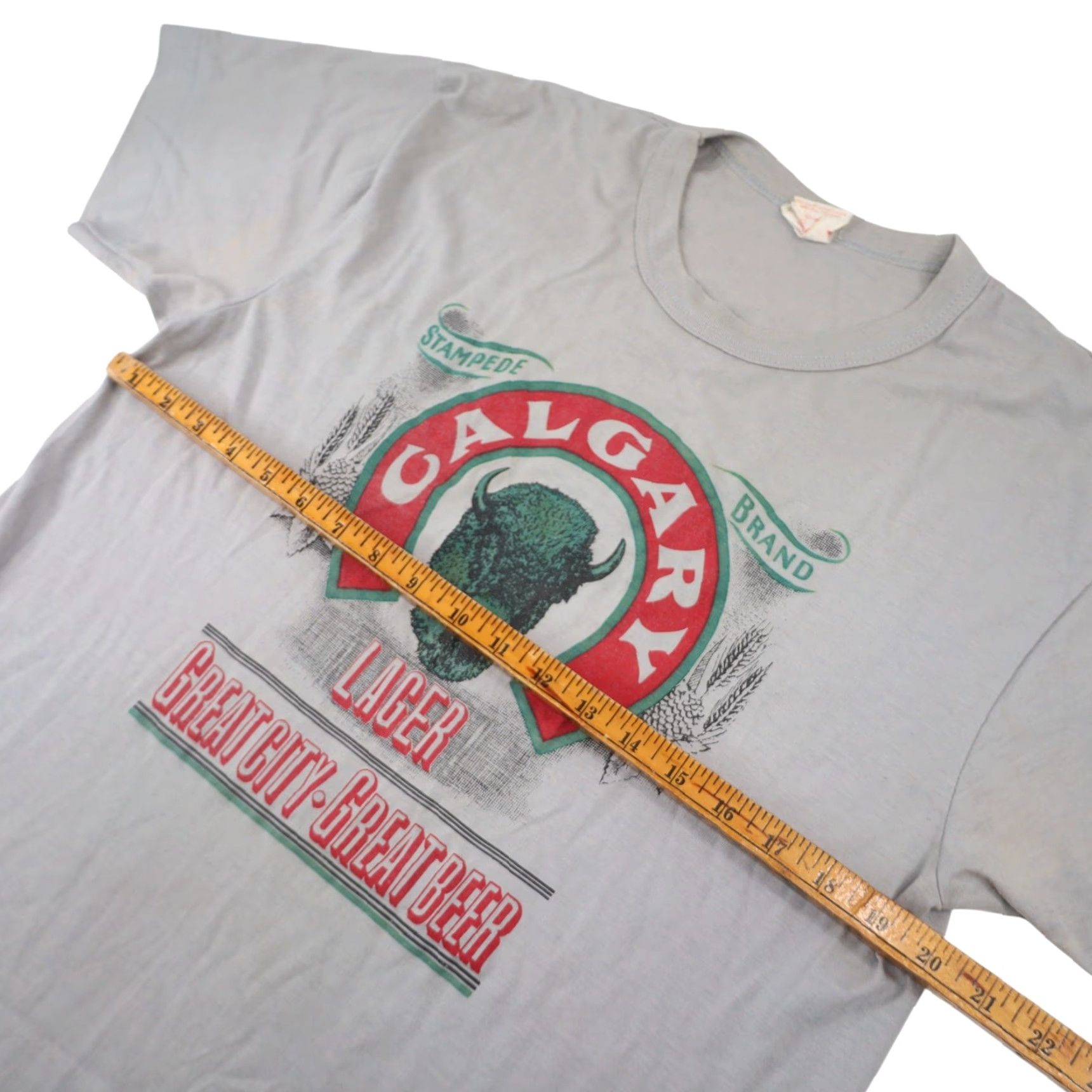 Vintage VINTAGE Calgary Lager Beer Graphic T Shirt XL Mens Gray 90s Boys? Size US XL / EU 56 / 4 - 7 Thumbnail
