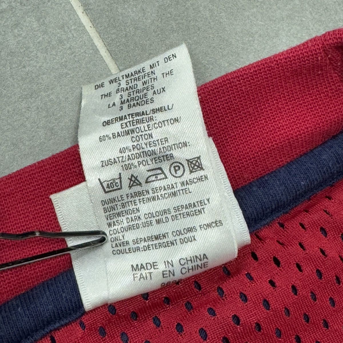 Adidas × Vintage Vintage Adidas Embroidered Box Logo T-Shirt Size L Size US L / EU 52-54 / 3 - 14 Thumbnail
