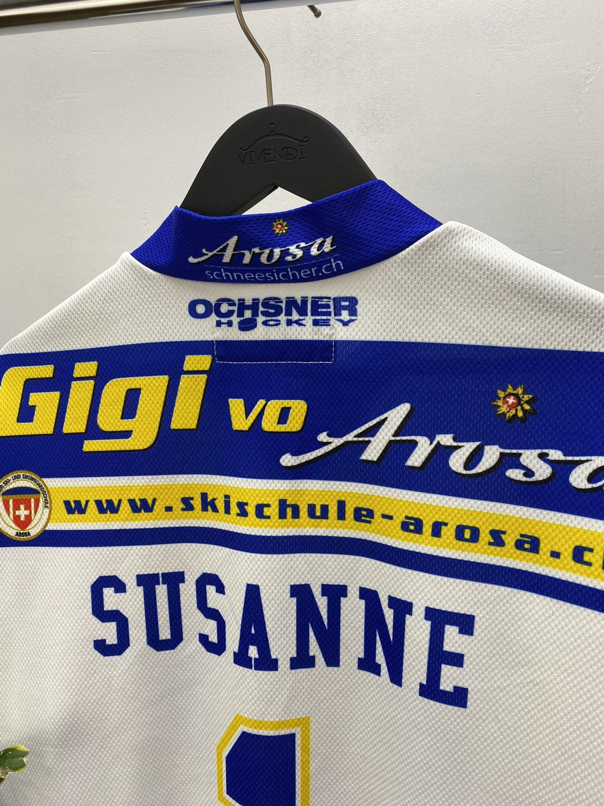 NHL × Vintage EHC AROSA HOCKEY SHIRT JERSEY OCHSNER SIZE M #1 SUSSANNE Size US M / EU 48-50 / 2 - 12 Thumbnail