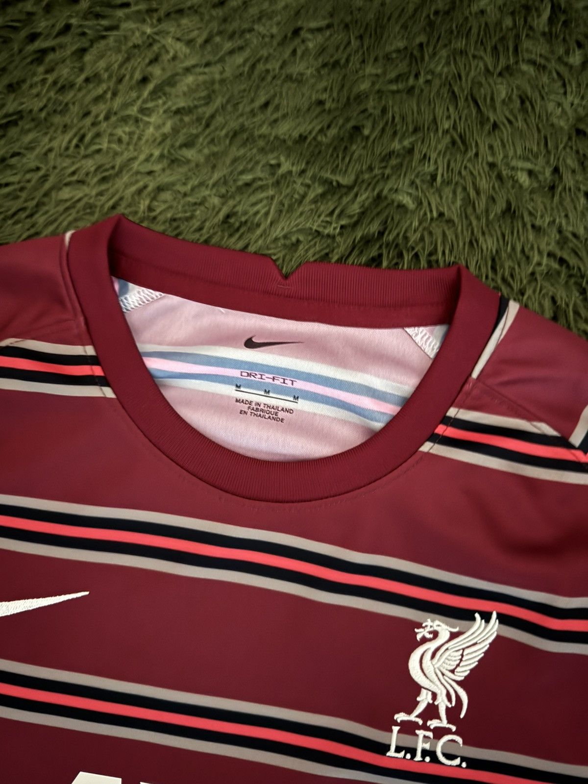 Nike [M] Nike Liverpool FC Stripe Short Sleeve Jersey Uniform Size US M / EU 48-50 / 2 - 3 Thumbnail