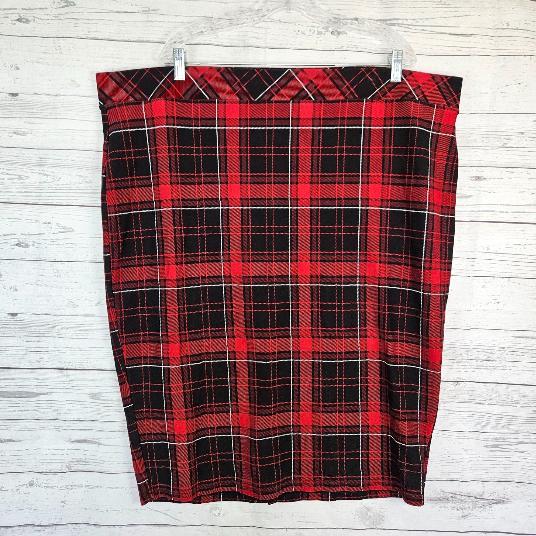 Torrid Torrid Womens Pencil Skirt Sz 4 Red Black Plaid Rayon Blend Pull On Size 27" / US 4 / IT 40 - 2 Thumbnail