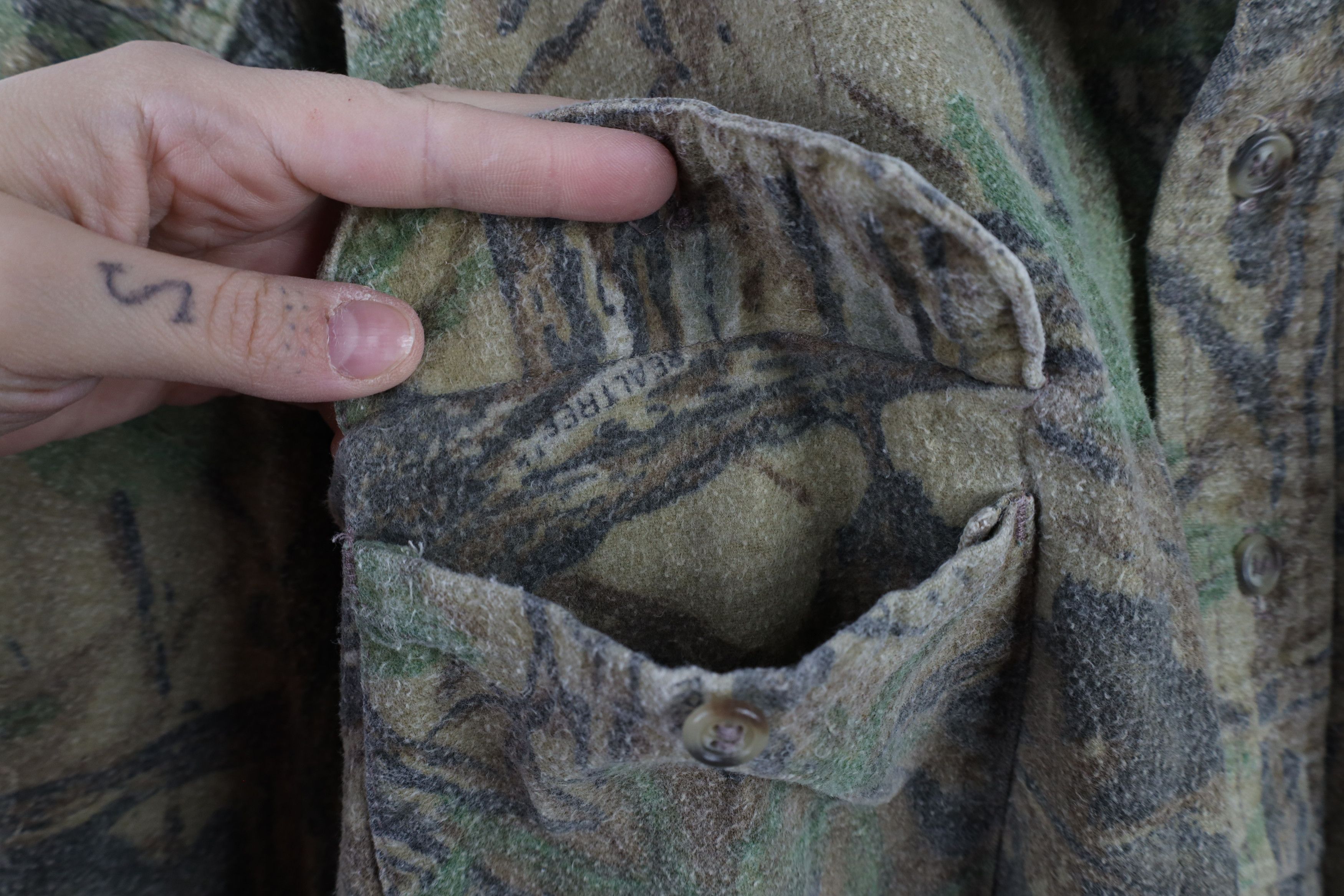 Vintage × Walls Vintage 90s Walls Camouflage Chamois Cloth Button Shirt USA Size US XXL / EU 58 / 5 - 5 Thumbnail