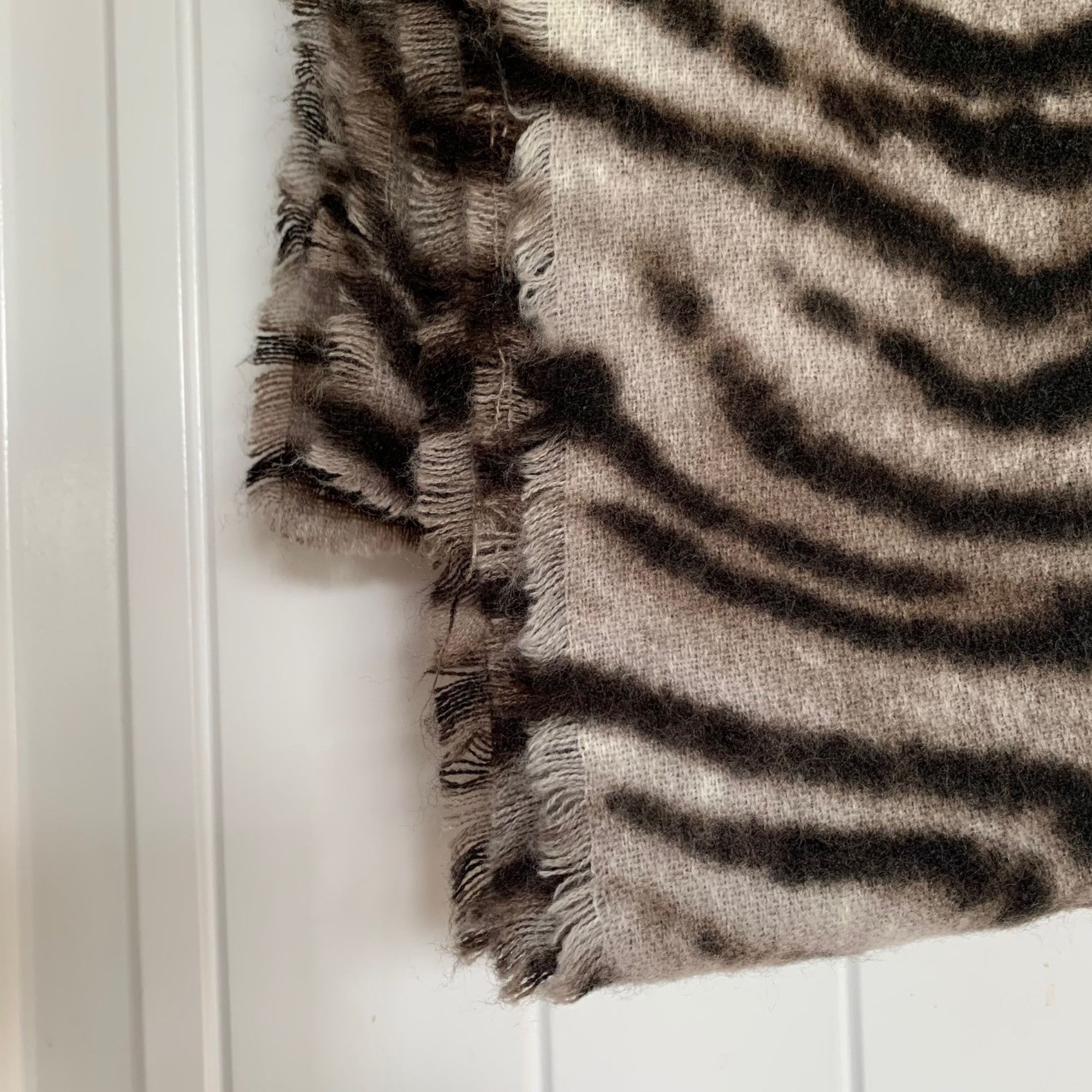 Other Zebra Print Shawl Scarf Black White NWOT Size ONE SIZE - 2 Thumbnail