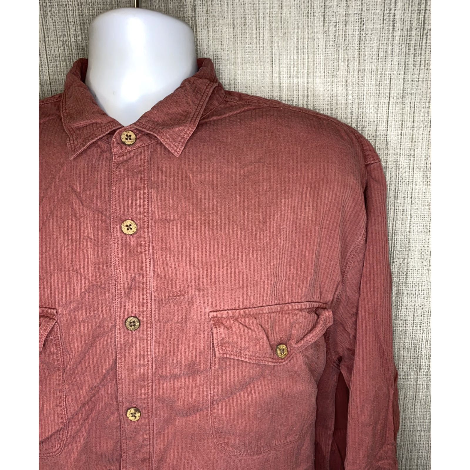 Tommy Bahama Tommy Bahama Shirt Men Red Silk Long Sleeve Button-Up Size L Size US L / EU 52-54 / 3 - 2 Thumbnail