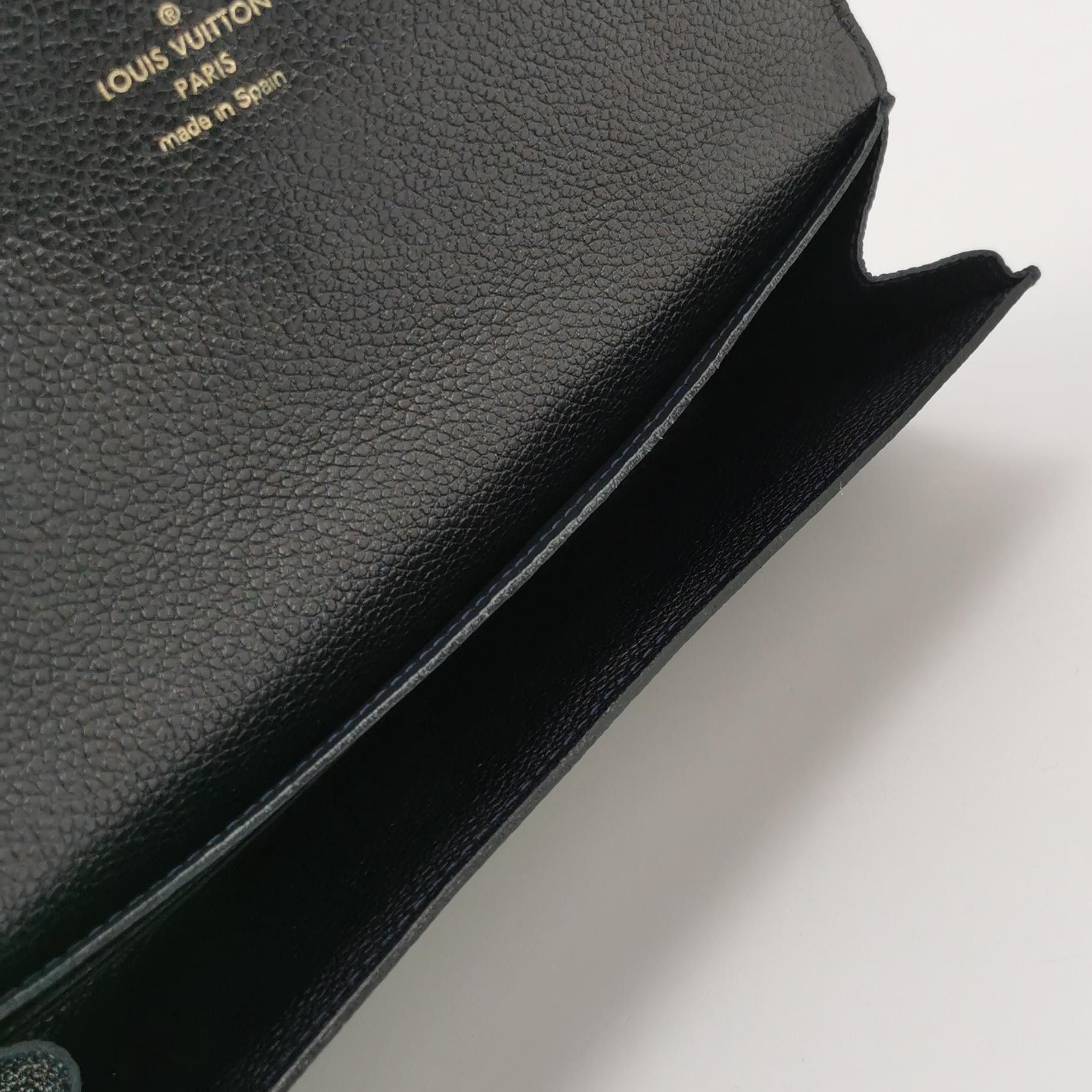 Louis Vuitton Louis Vuitton (LV) Sarah leather embossed monogram snap wal Size ONE SIZE - 3 Thumbnail