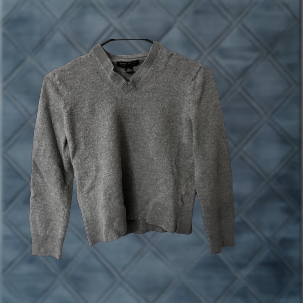 Banana Republic VINTAGE Banana Republic Sweater Women Large Gray 100% Merino Wool V-Neck Long Sleeve Pullover Size L / US 10 / IT 46 - 1 Thumbnail