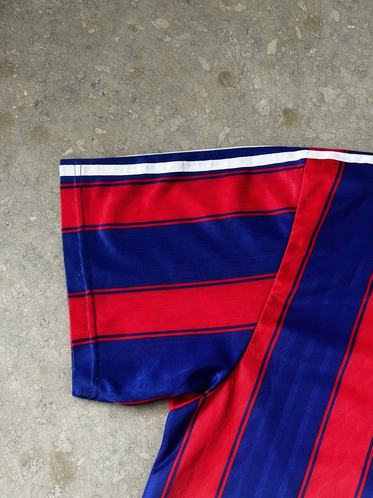Adidas Adidas Bayern München Opel Vintage Soccer Jersey 1995/96 Size US L / EU 52-54 / 3 - 11 Thumbnail