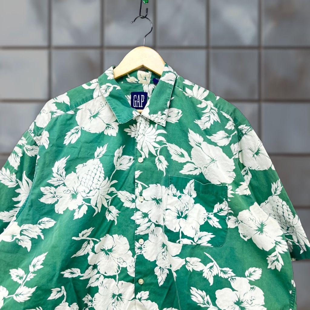 Gap VINTAGE Gap Hawaiian Flower Button-Up Shirt XL Mens Green 90s T-Shirt Size US XL / EU 56 / 4 - 1 Thumbnail