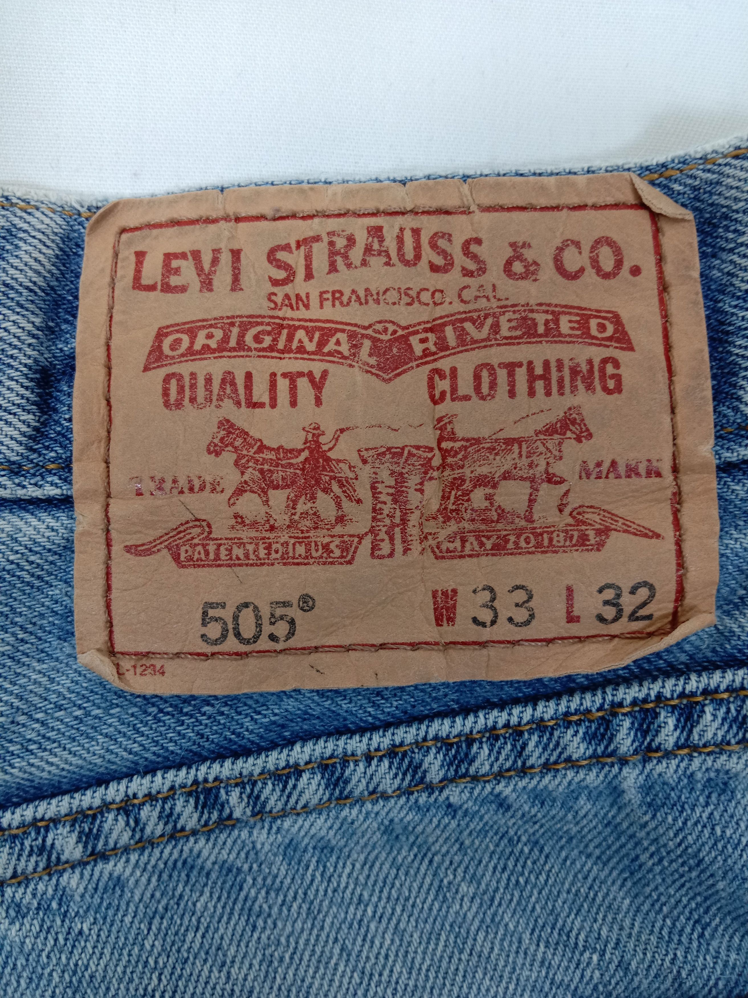 Levi's Vintage Levi's 505 Jeans Regular Fit Light Wash Denim Size US 33 - 15 Thumbnail