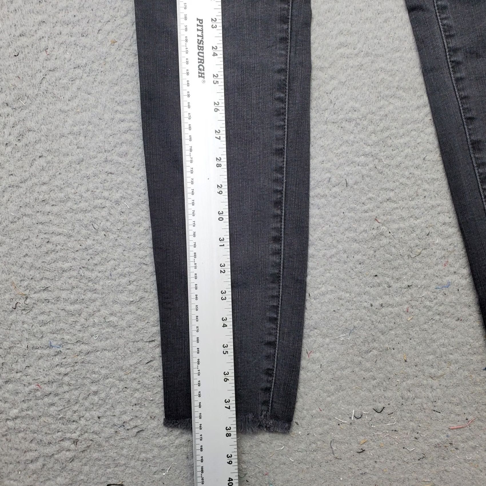 Madewell Madewell Jeans Womens 28 Black Denim High Rise Skinny Leg Button Fly Frayed Hem Size 28" / US 6 / IT 42 - 3 Thumbnail