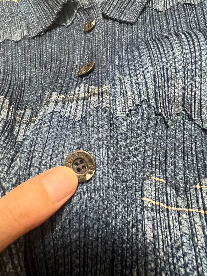 Issey Miyake Issey Miyake size:4 Blue pleated cardigan Size S / US 4 / IT 40 - 6 Thumbnail