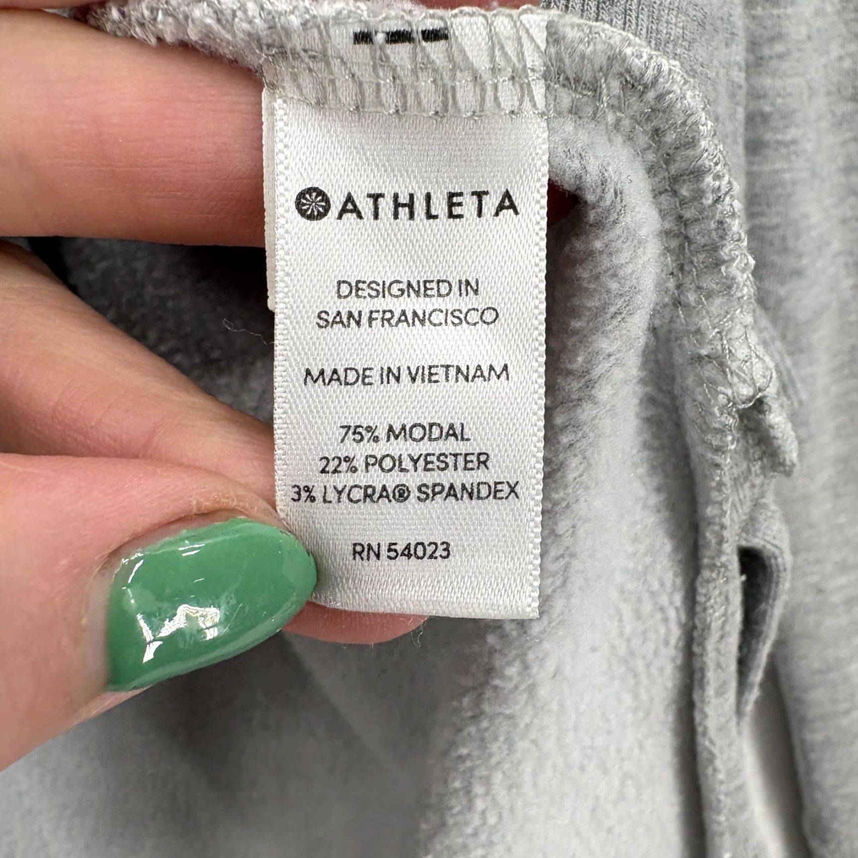 Athleta Athleta Sweatshirt Womens Small Gray Fleece Pullover Crew Neck Thumbholes Luxe Coaster? Size S / US 4 / IT 40 - 5 Thumbnail