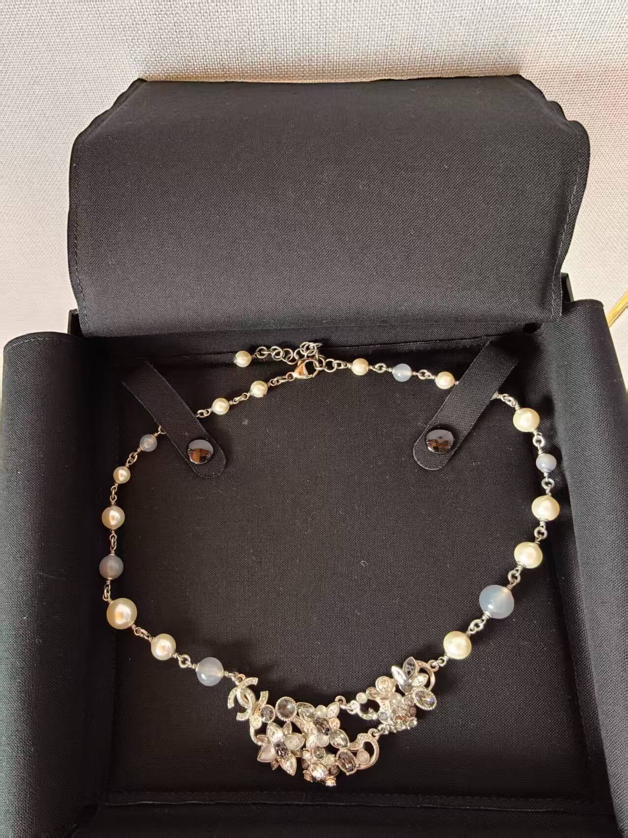 Chanel Chanel Pearl Crystal Necklace Size ONE SIZE - 1 Thumbnail