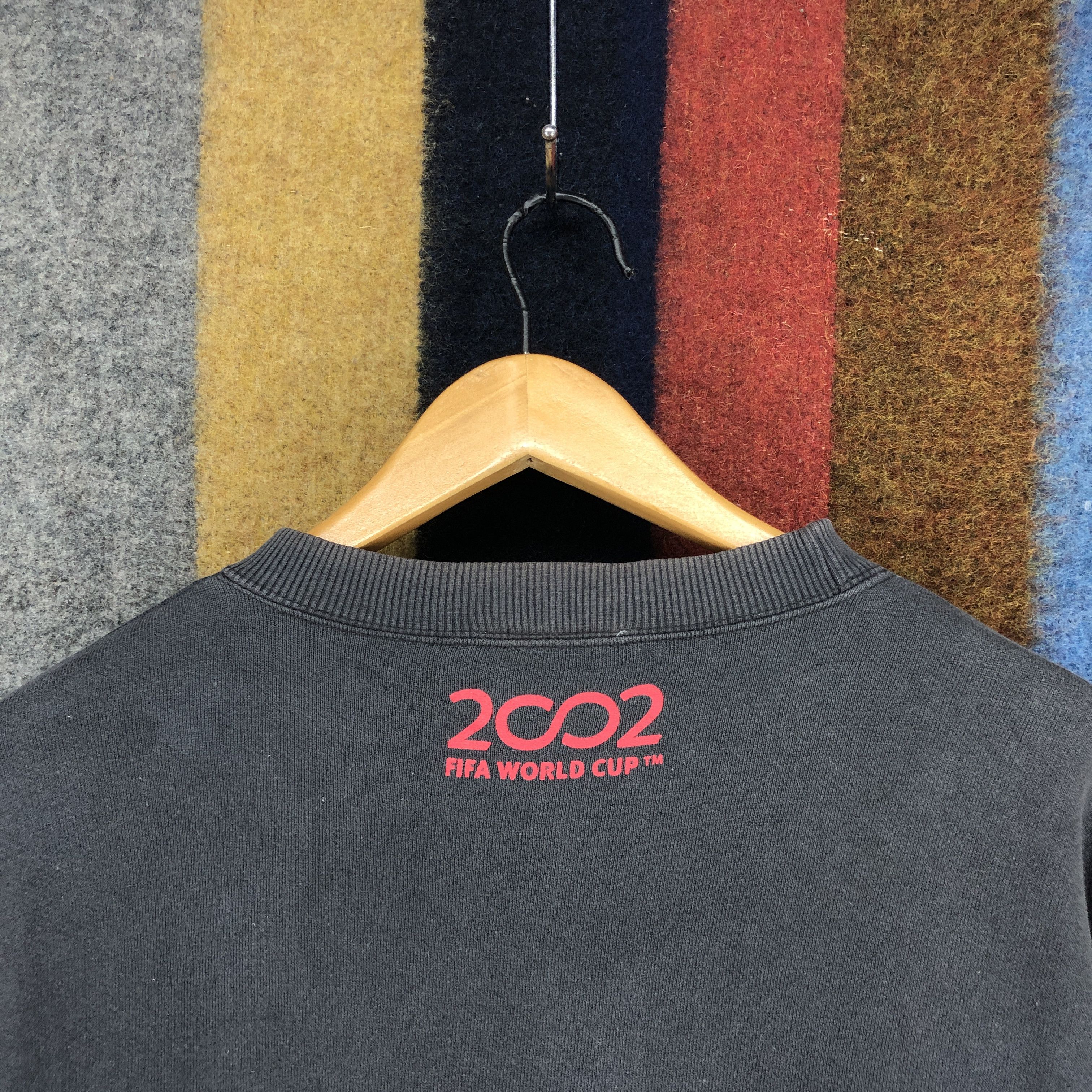 Vintage Y2K FIFA WORLD CUP 2002 Korea Japan Sweatshirt #0311/N Size US L / EU 52-54 / 3 - 8 Thumbnail