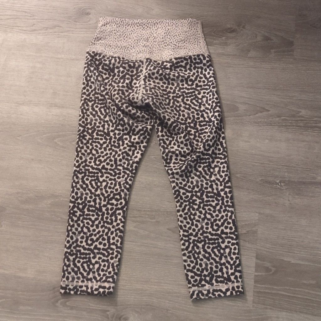 Lululemon Lululemon wunder under crop roll down leggings size 6? Size 28" / US 6 / IT 42 - 3 Thumbnail