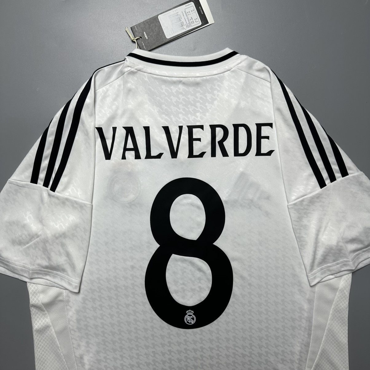 Adidas REAL MADRID ADIDAS 2024/2025 SOCCER HOME JERSEY #8 VALVERDE Size US M / EU 48-50 / 2 - 9 Thumbnail