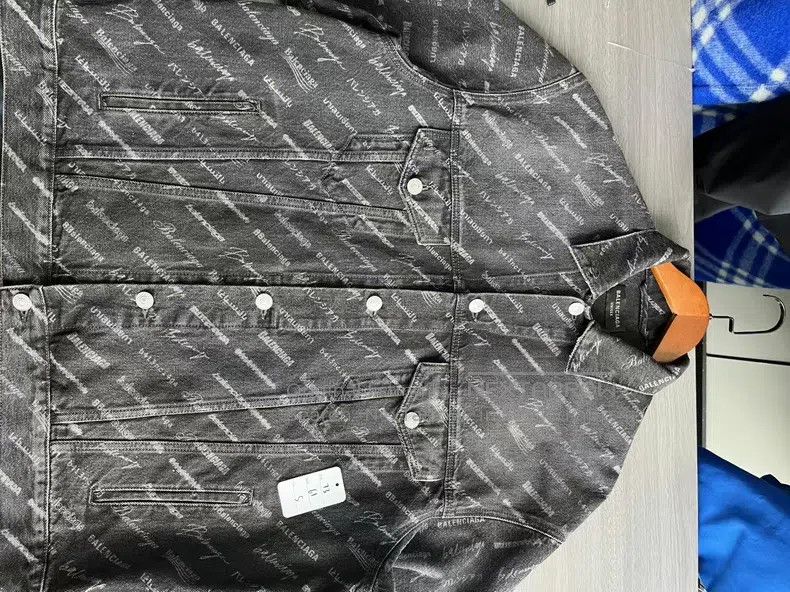Other Balenciaga Denim Jacket with Full Logo on Bilibili Danmaku Size US S / EU 44-46 / 1 - 7 Thumbnail