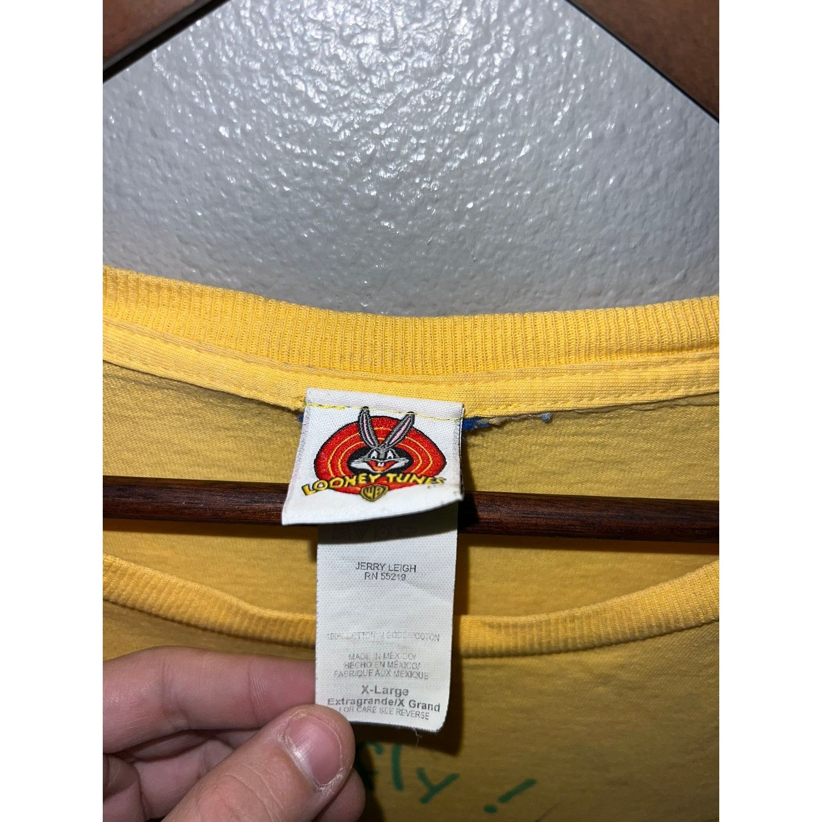 Vintage Vintage Looney Tunes Tweety Shirt Cartoon Yellow 90s Tee XL Size US XL / EU 56 / 4 - 6 Thumbnail