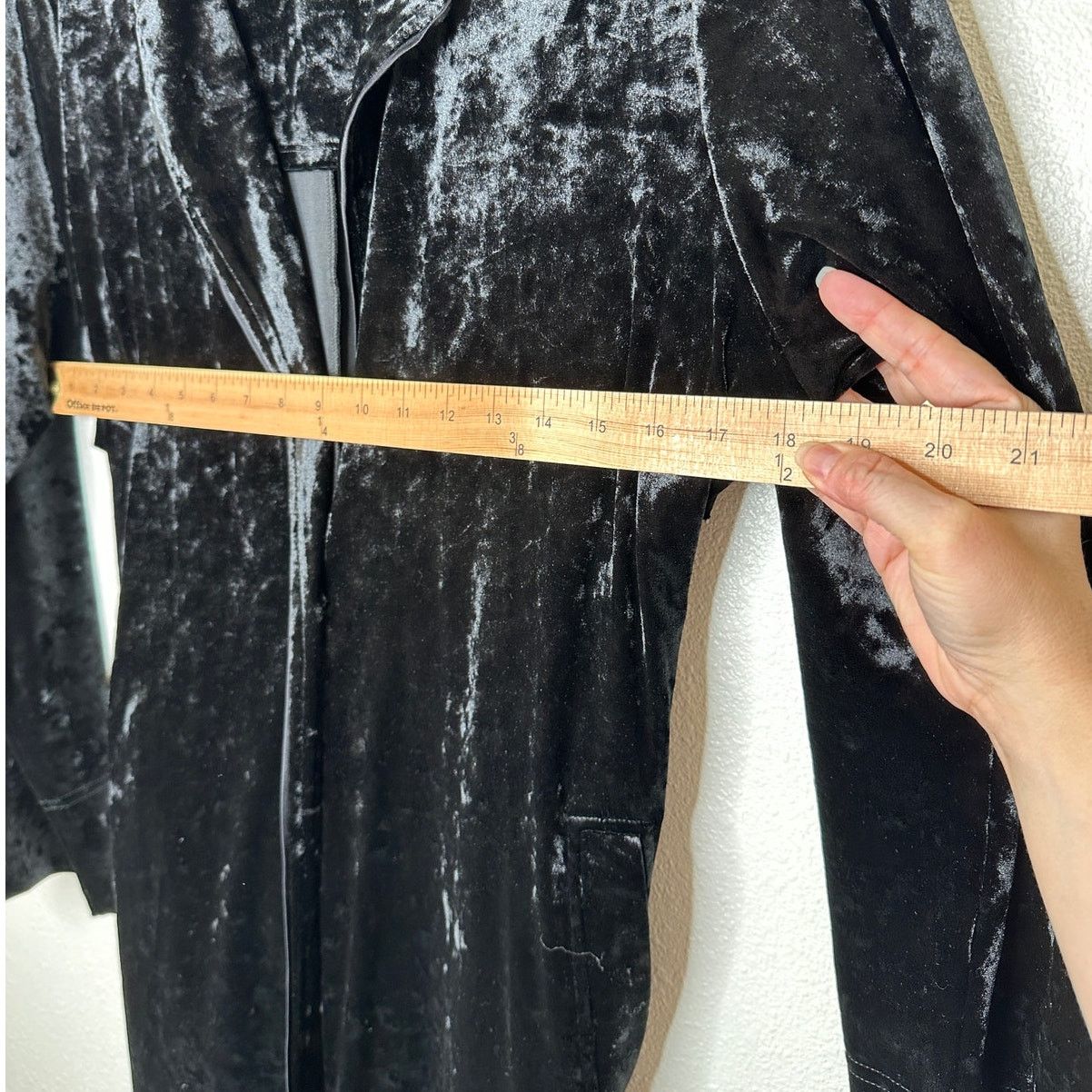 Other Arrive Black Velour Button Long Sleeve Tie Midi Dress Small Size S / US 4 / IT 40 - 11 Thumbnail