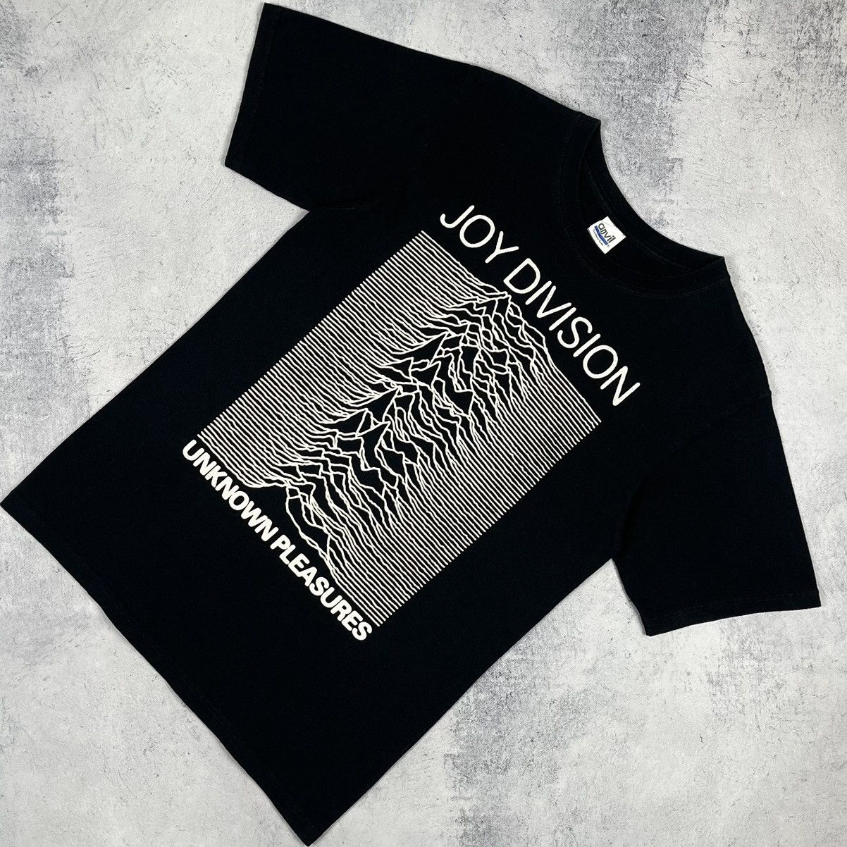 Band Tees Vintage Joy Division unknown pleasures band tee 90’s Size US S / EU 44-46 / 1 - 1 Thumbnail